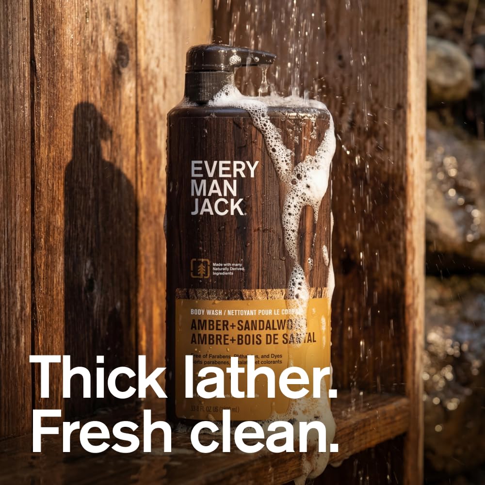 Every Man Jack ambar-sandalo espuma generosa para limpieza suave y diaria.