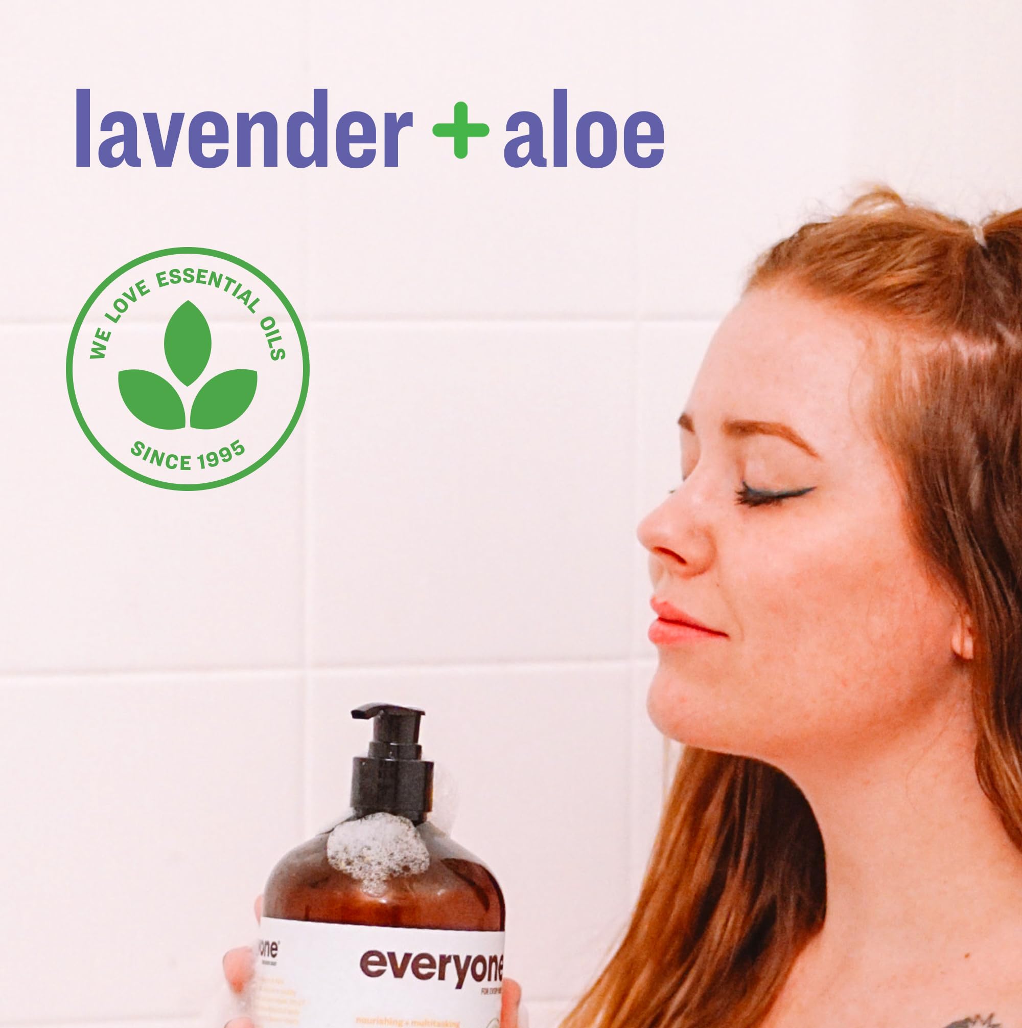 Espuma para baño de burbujas de Everyone 3en1 lavanda-aloe en tina