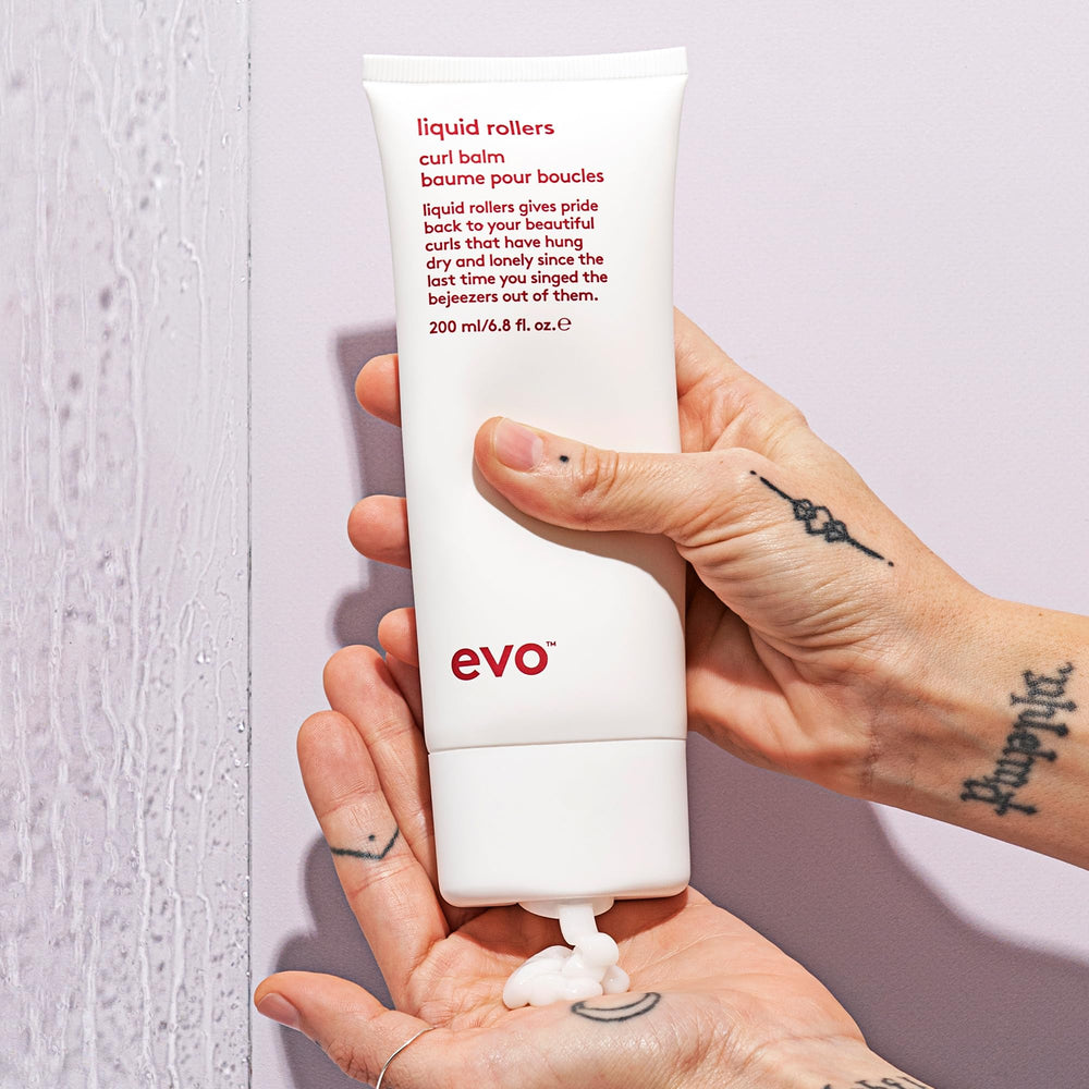 EVO Liquid Rollers Curl Balm aporta volumen suave a rizos