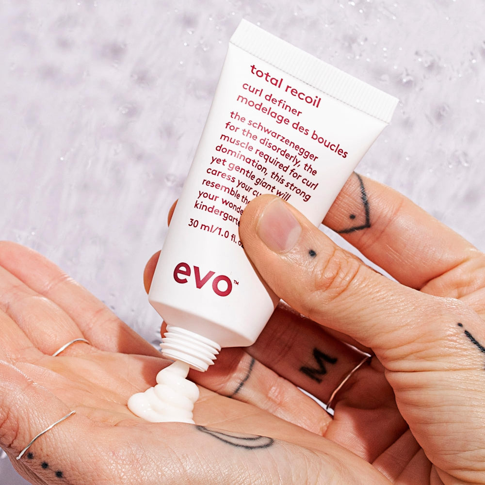 EVO Total Recoil Curl Definer, para texturas onduladas, definición y control.