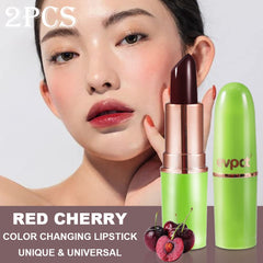 labial evpct cereza roja en aplicación, color vibrante con hidratación prolongada.