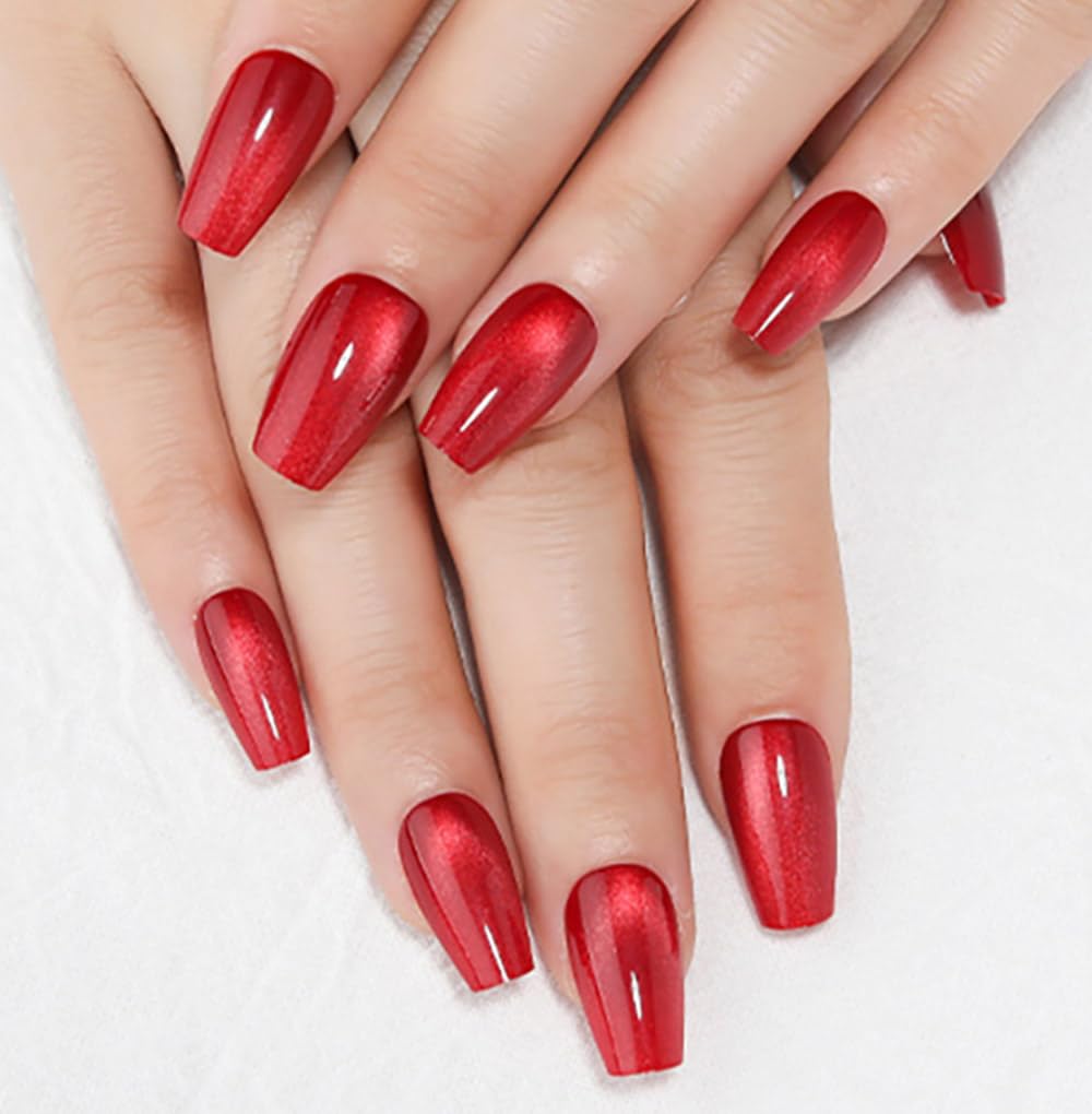 Uñas evpct con ojos de gato rojas y acabado metálico para un look llamativo