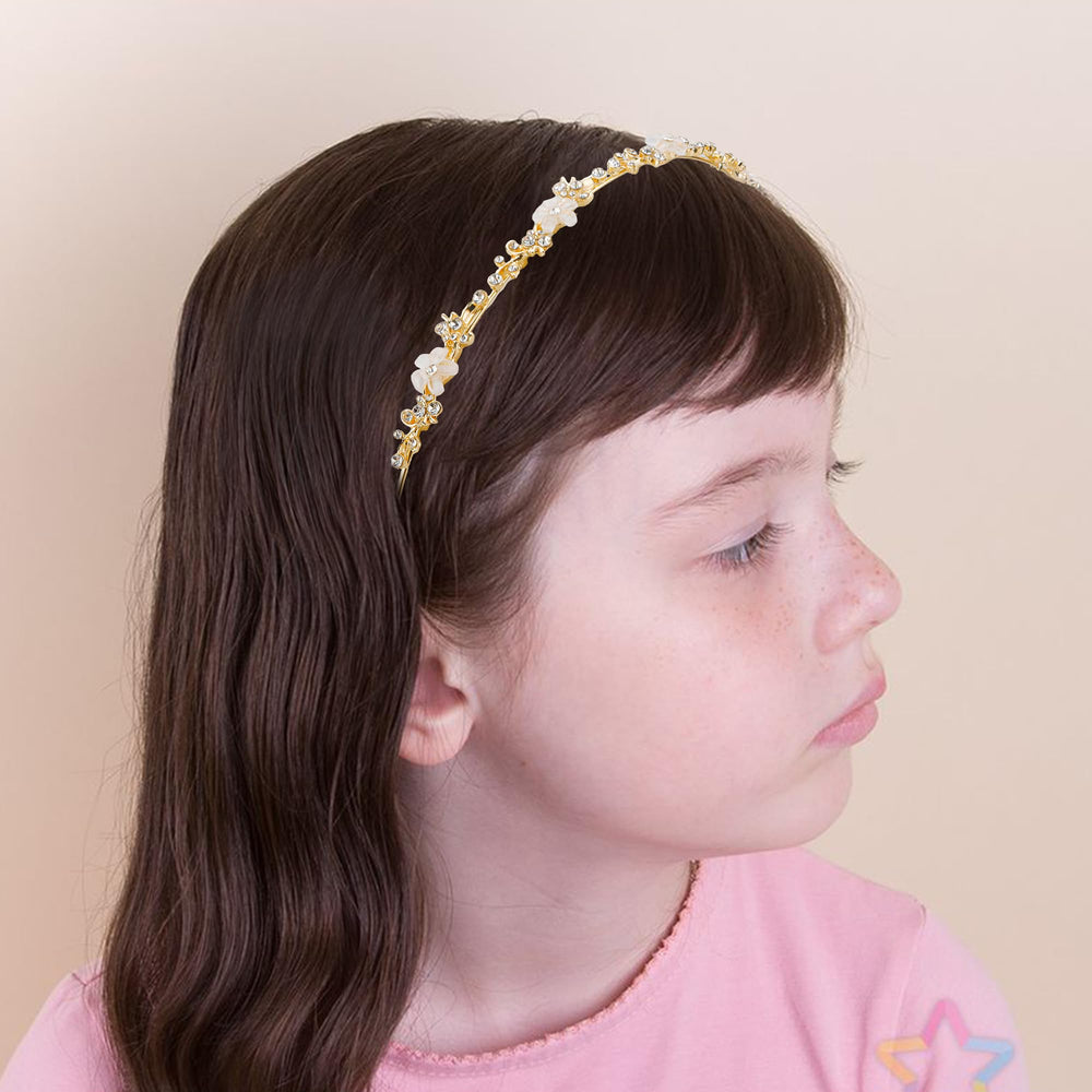 Diadema dorada Exacoo flor vintage añade encanto romántico.