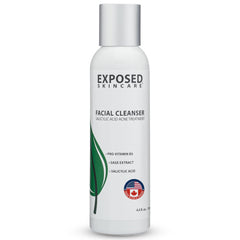 Exposed Skin Care: botella del limpiador facial con ácido salicílico para piel propensa al acné.