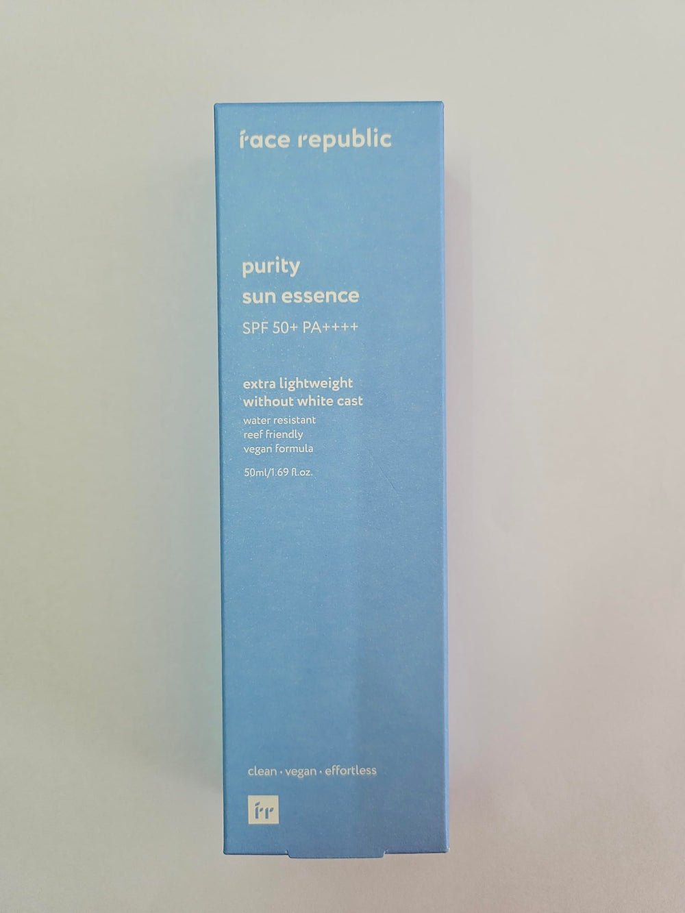 Face Republic Purity Sun Essence, fórmula resistente al agua.