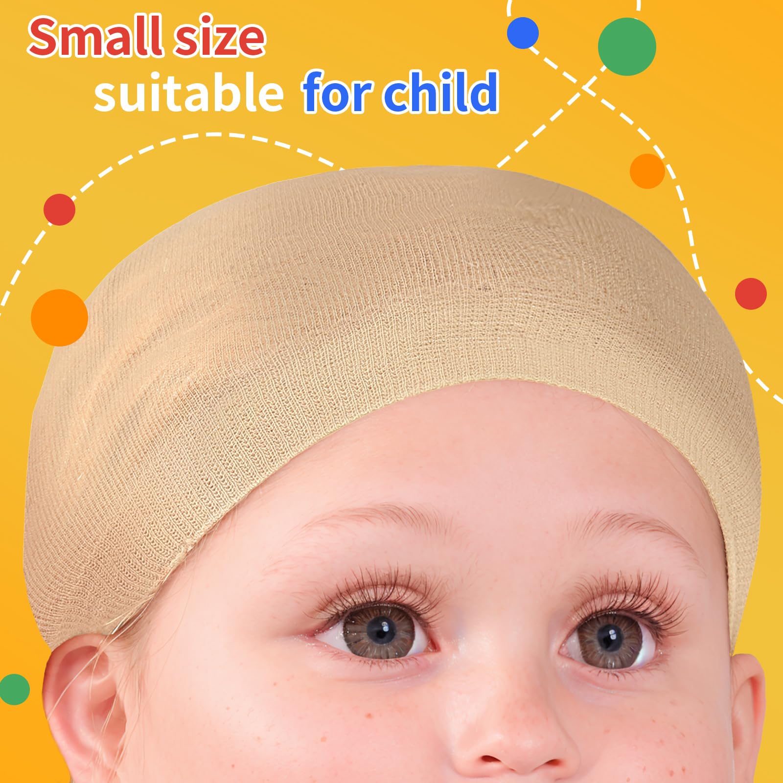 Niño usando gorro Fandamei para peluca con comodidad.