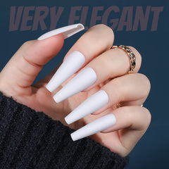 Fandamei diseño ballerina corto en uñas coffin elegante y elongado.