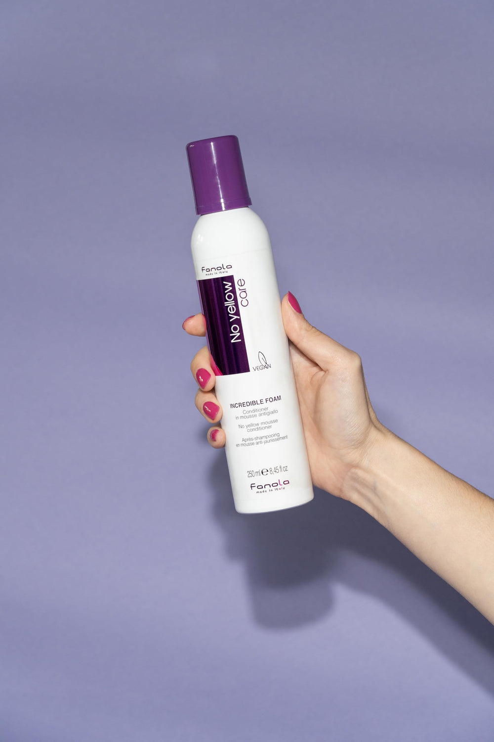Fanola espuma tono morado para aplicación rápida neutraliza amarillamiento en minutos