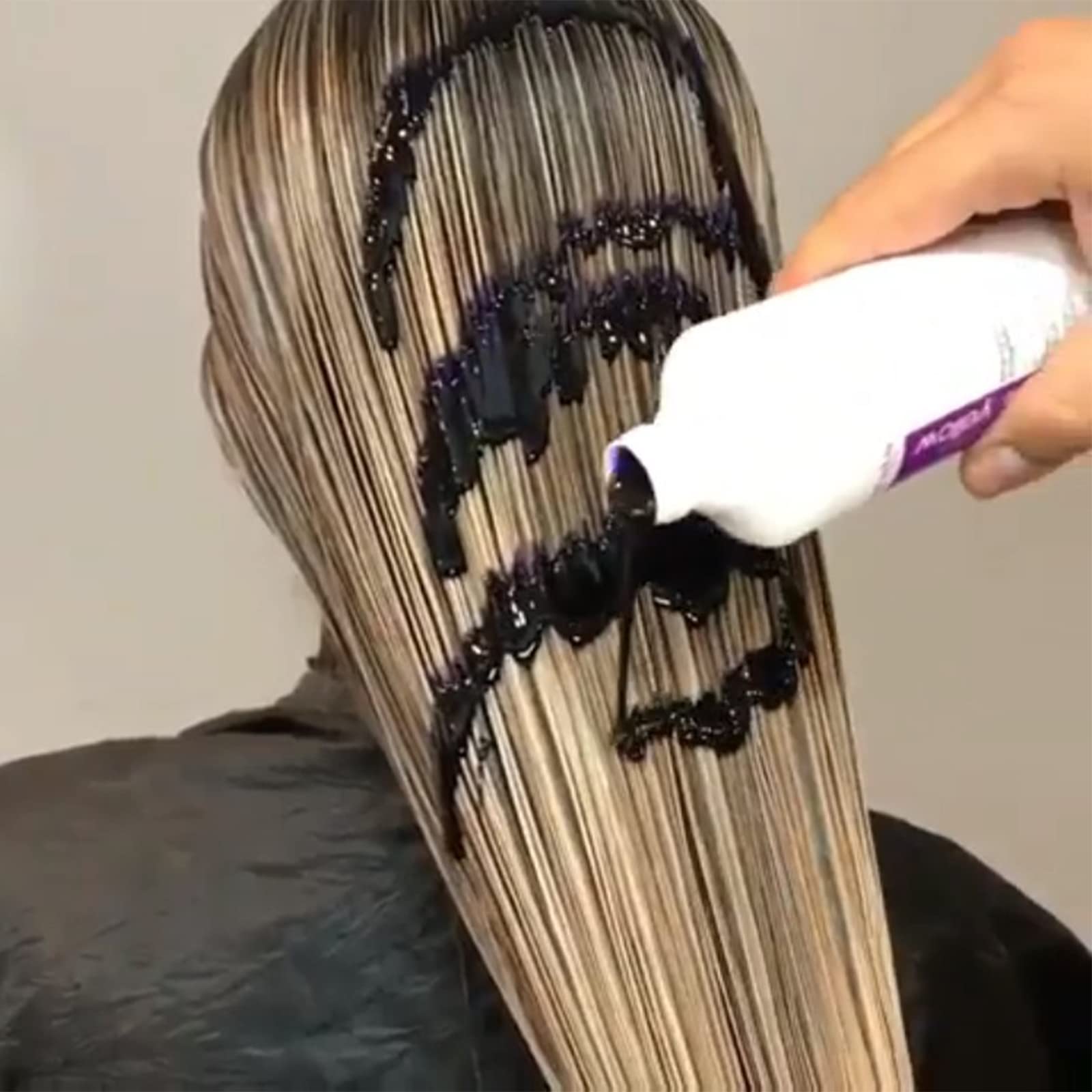 Fanola No Yellow Shampoing — adapté à tous les blondes et gris.