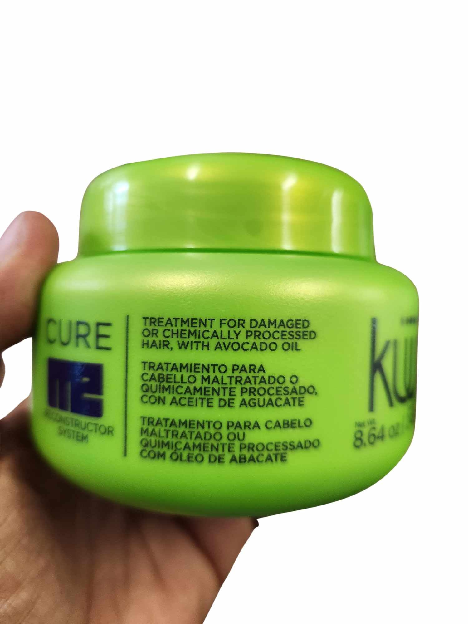 Fantasy Nails KUUL Reconstructor contiene aceite de aguacate para penetrar el cabello y nutrir profundamente.