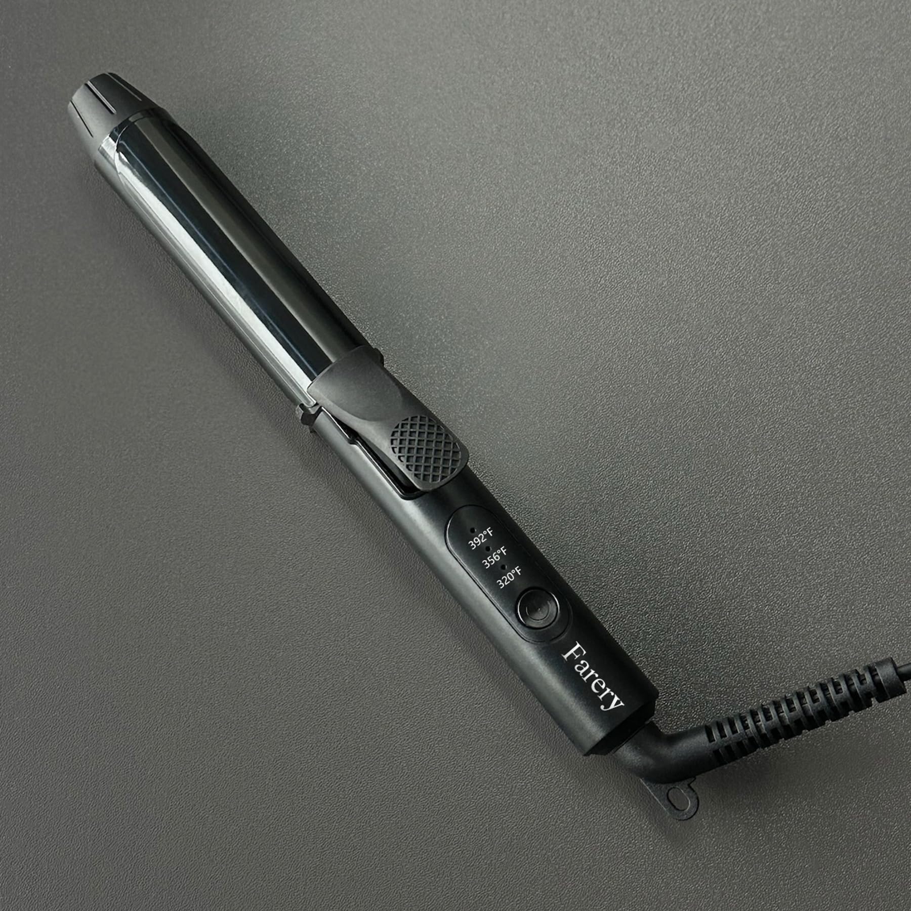 Diseño ligero y compacto, ideal para cabellos cortos y largos.