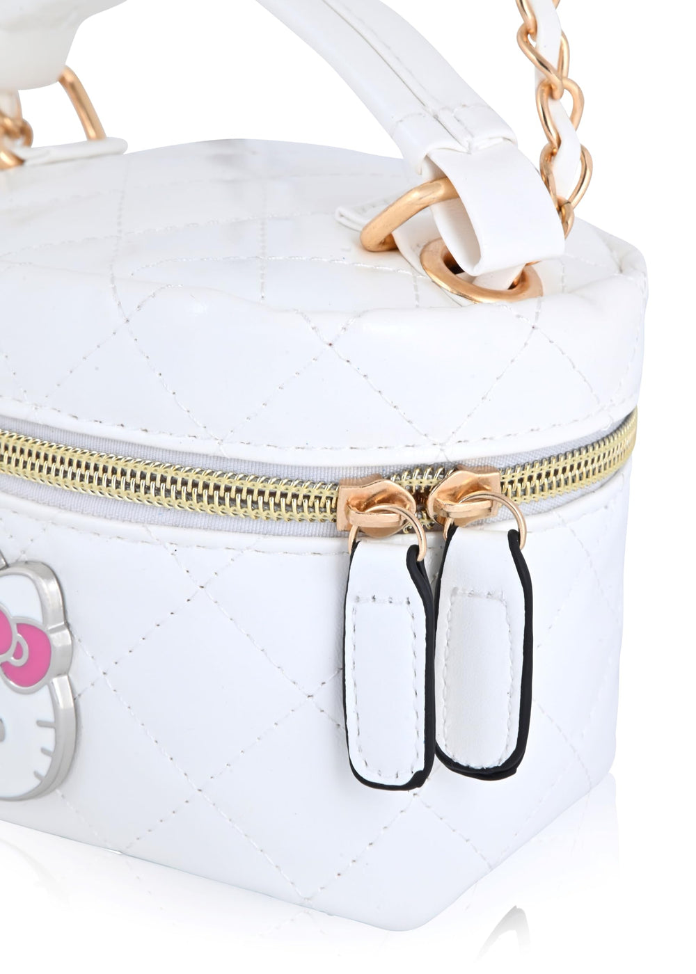 Interior organizado por compartimentos para accesorios con estilo Hello Kitty.