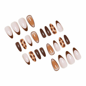 FBABFBUO uñas almendra cortas con brillo para un look elegante.