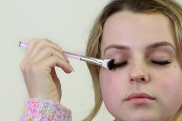 Feels Lash brocha profesional para extensiones y limpieza diaria.