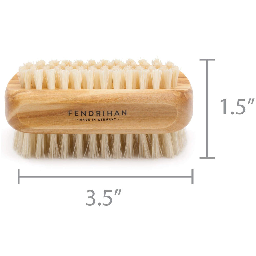 Brosse Fendrihan, poils de sanglier longs, nettoyage precis des extremites.