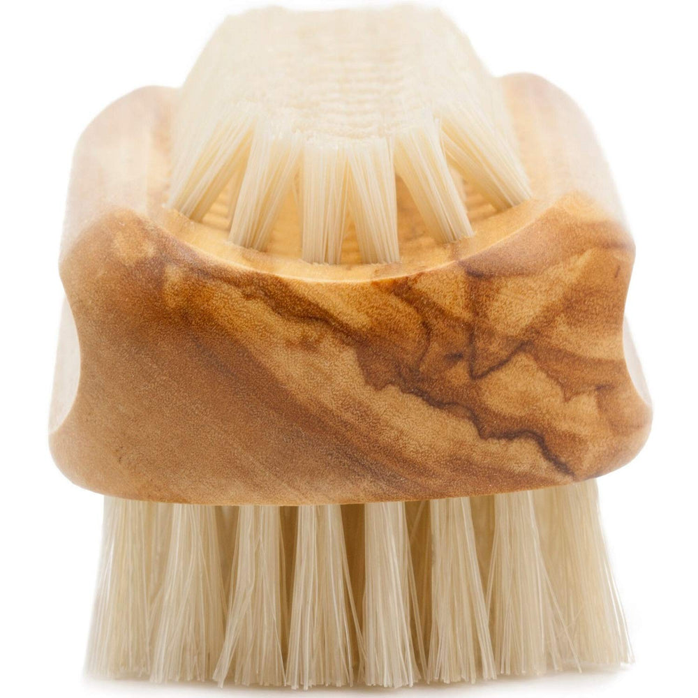 Brosse Fendrihan avec manche bois olive poli, prise confortable et durable.