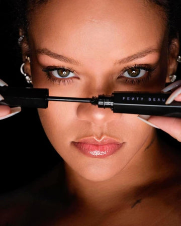 Fenty Beauty Hella Thicc fórmula sedosa para definición