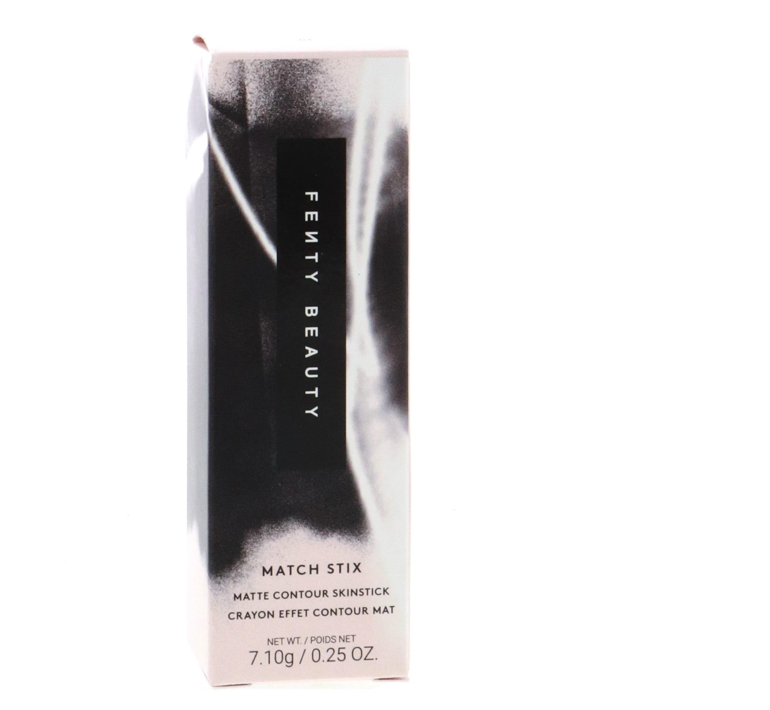 Textura mate de Fenty Beauty Match Stix Amber 2 lista para difuminar.
