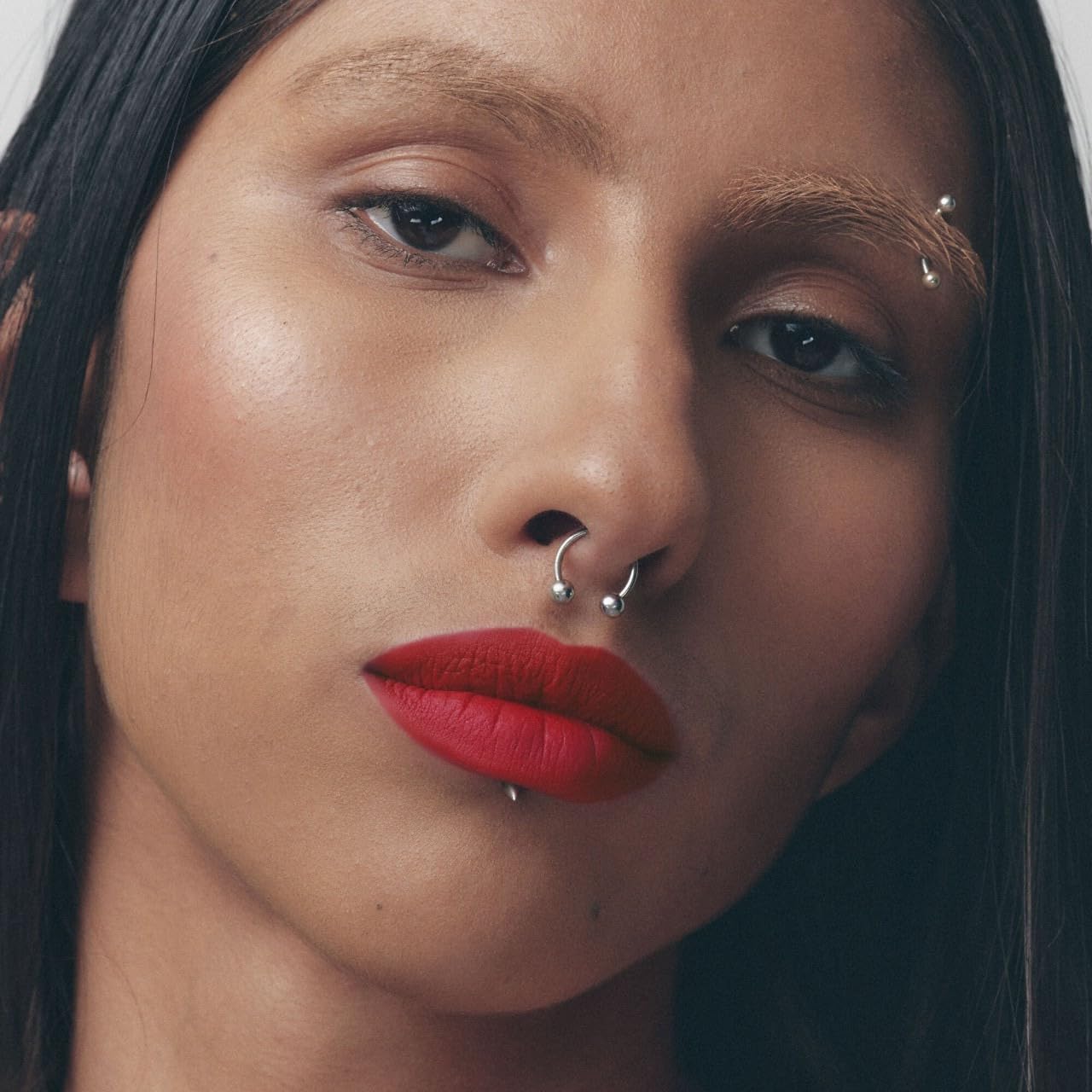 Fenty Icon Velvet Labial Líquido textura sedosa y suave