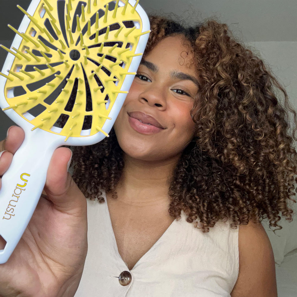 UNbrush Plus es perfecto para toda la familia en rutinas diarias de peinado.