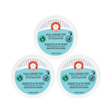 First Aid Beauty Facial Radiance Pads, empaque caja, exfoliación suave para piel sensible.
