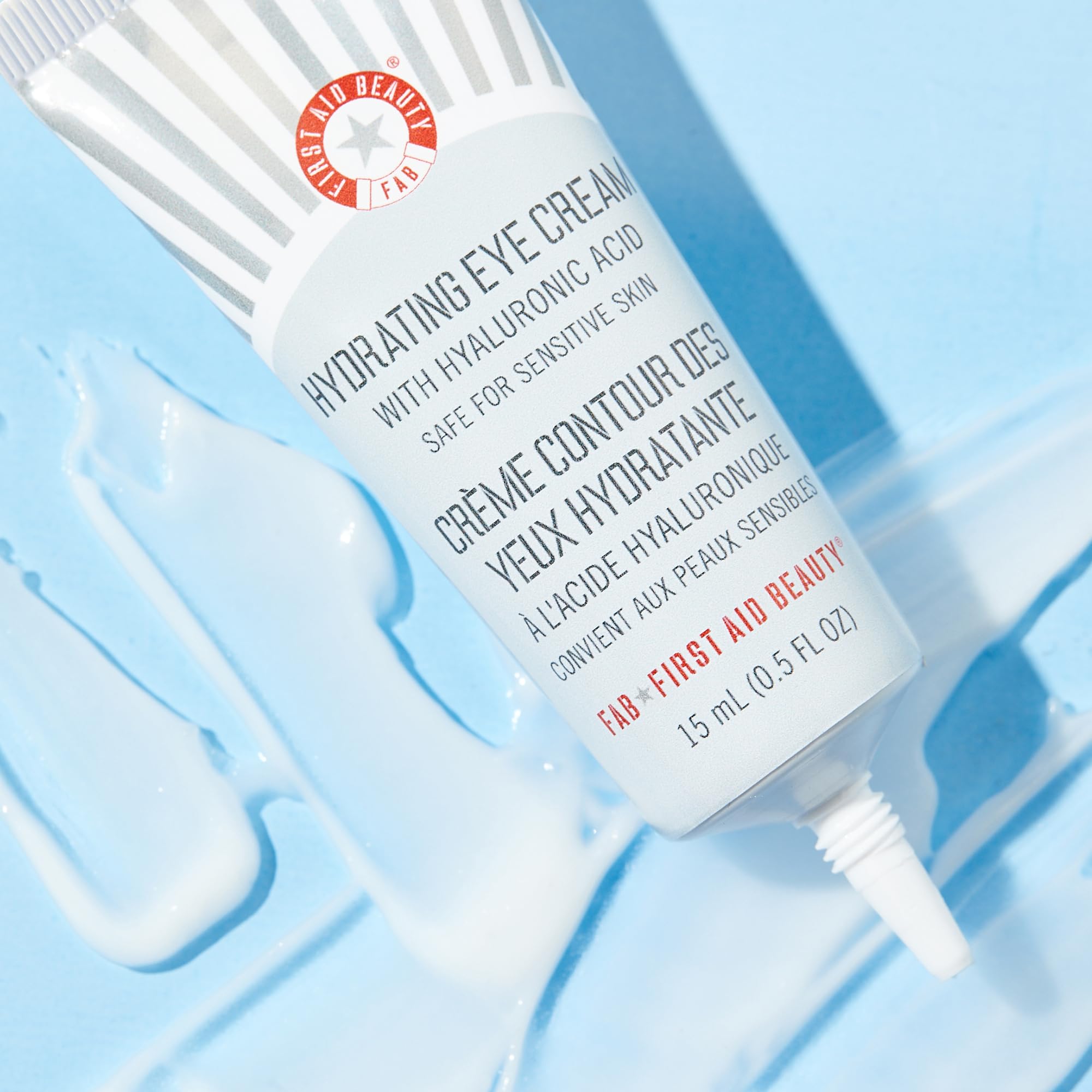 Sensation fraîche après application de la crème contour des yeux First Aid Beauty.