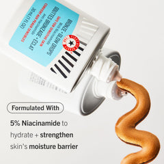First Aid Beauty niacinamida 5% hidrata y fortalece la barrera cutánea