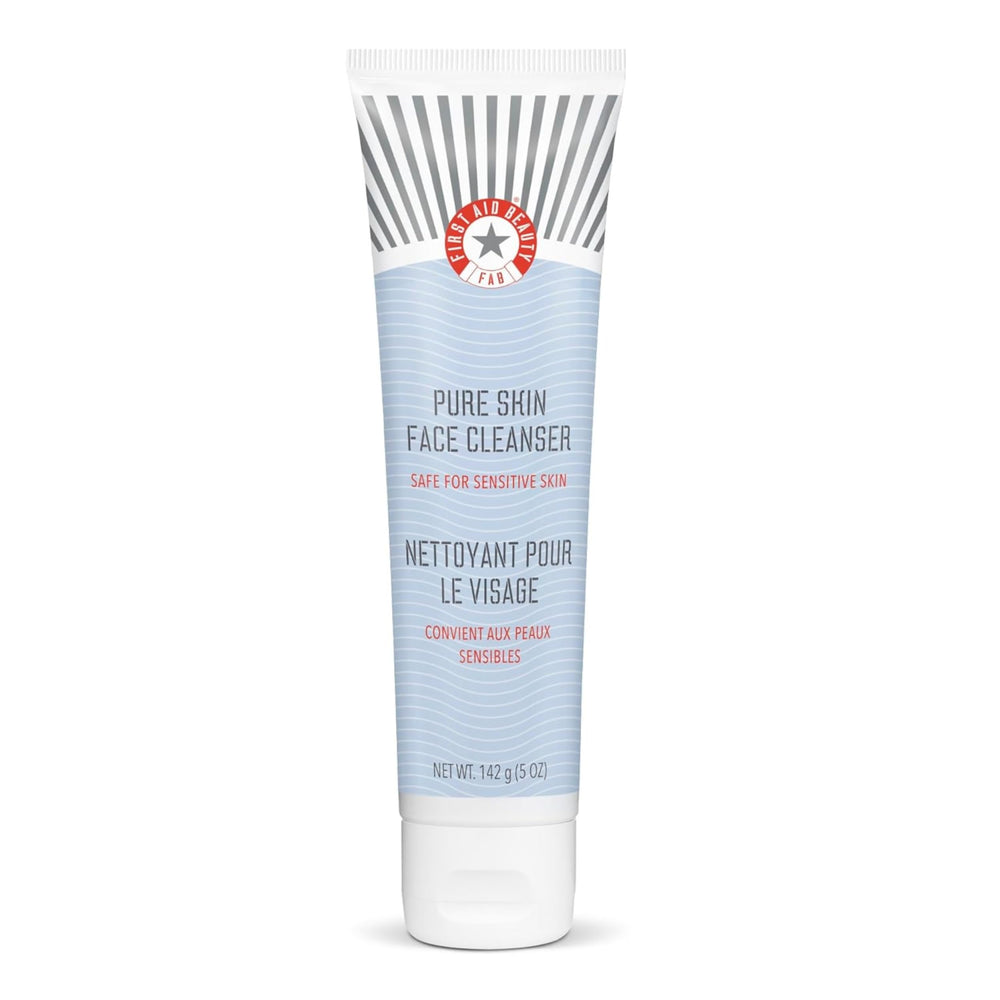 First Aid Beauty Pure Skin, botella limpia suavemente sin resecar la piel sensible.