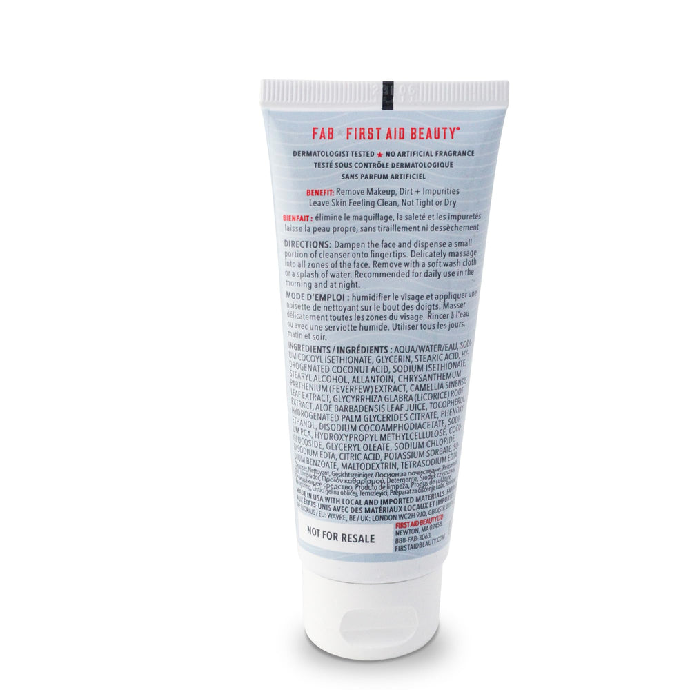 First Aid Beauty Pure Skin Face Cleanser prueba dermatológica para piel sensible.