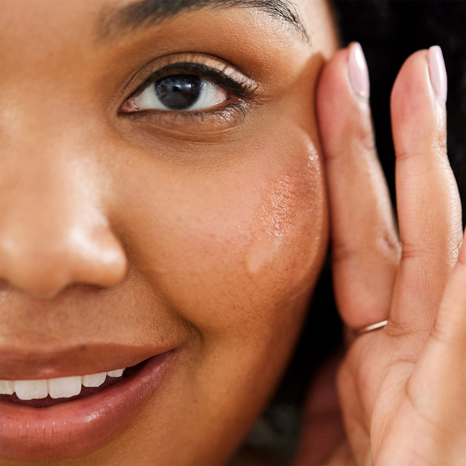 Fórmula para piel sensible de First Aid Beauty sin irritantes