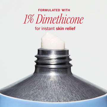 Dimeticona-1% con First Aid Beauty para barrera calmante en piel sensible.