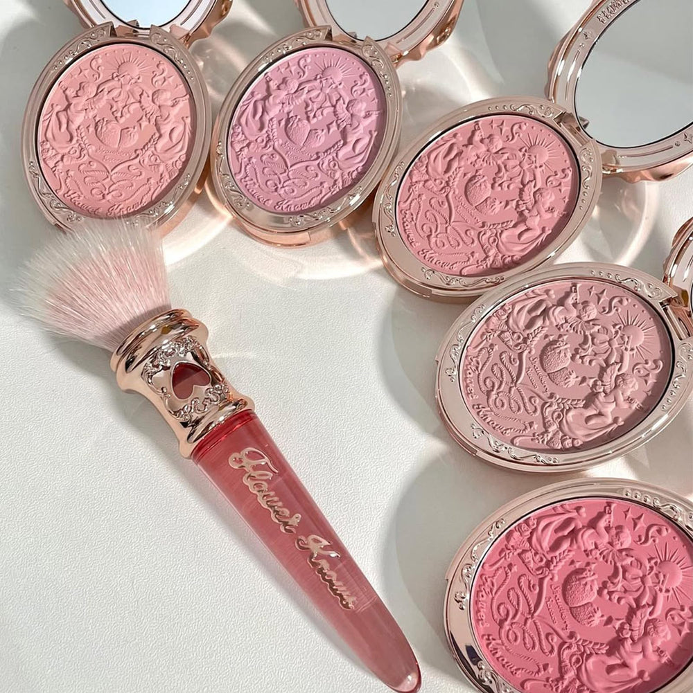 Flower Knows blush Berry Mary rosado: toque natural y luminoso para mejillas.