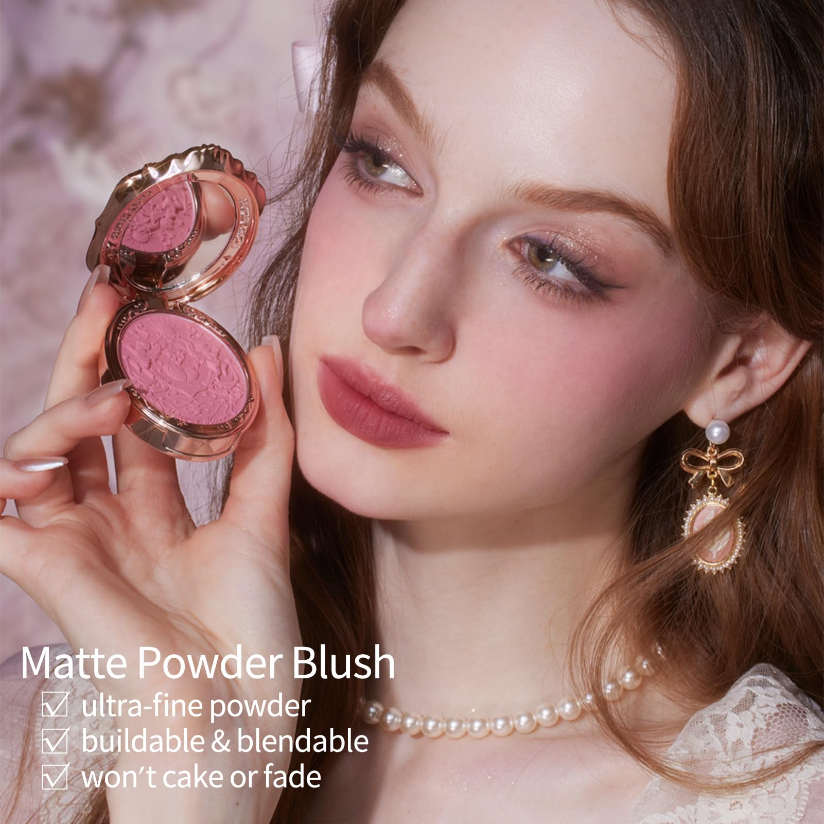 Flower Knows blush empaque Rococo: estuche elegante para exhibirse en el tocador.
