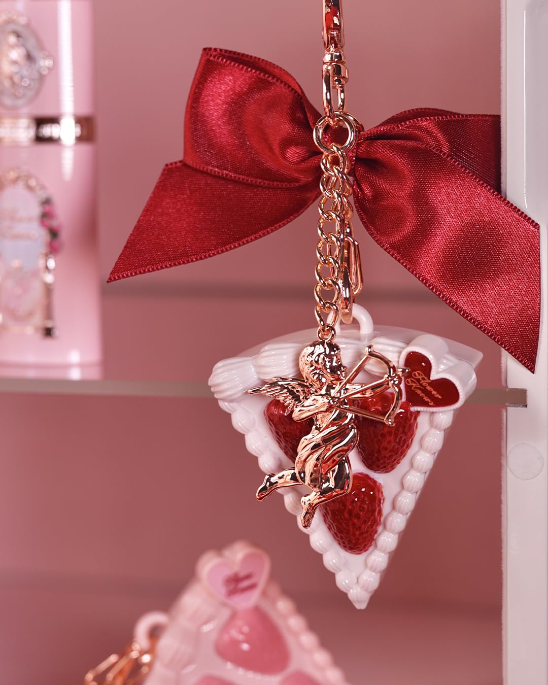 Flower Knows Strawberry Cupid: perfume sólido con aroma discreto para llevar todo el día.