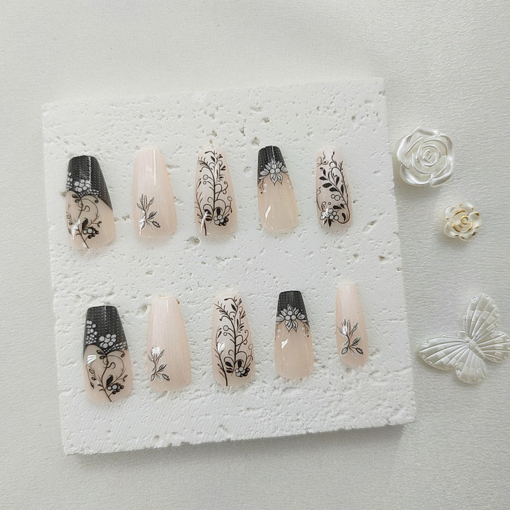 Uñas FLSKENAI con acabado brillante, ideales para uso diario y eventos.