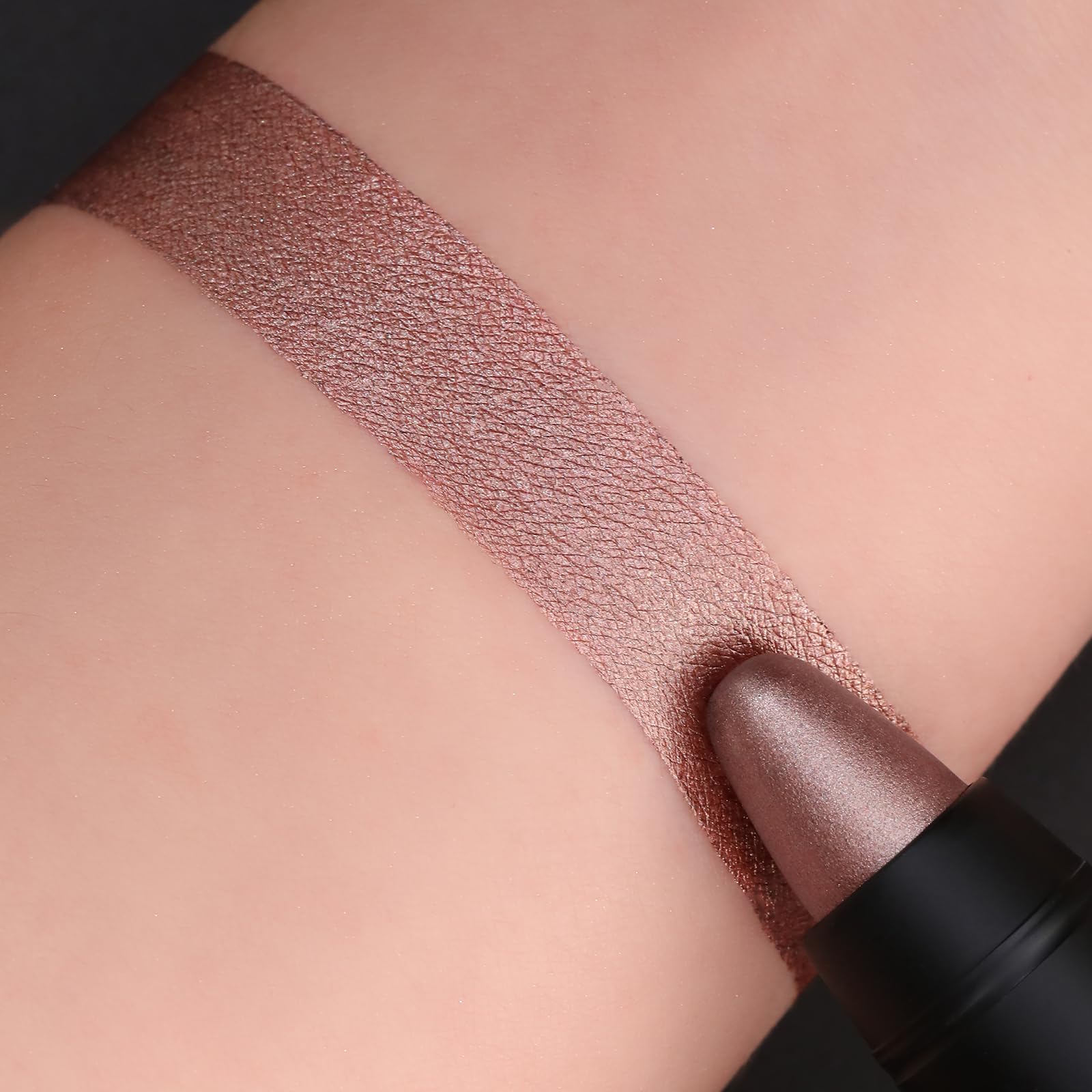 FOCALLURE Lápiz labial Ultra Chic, pigmentación duradera para color que perdura.