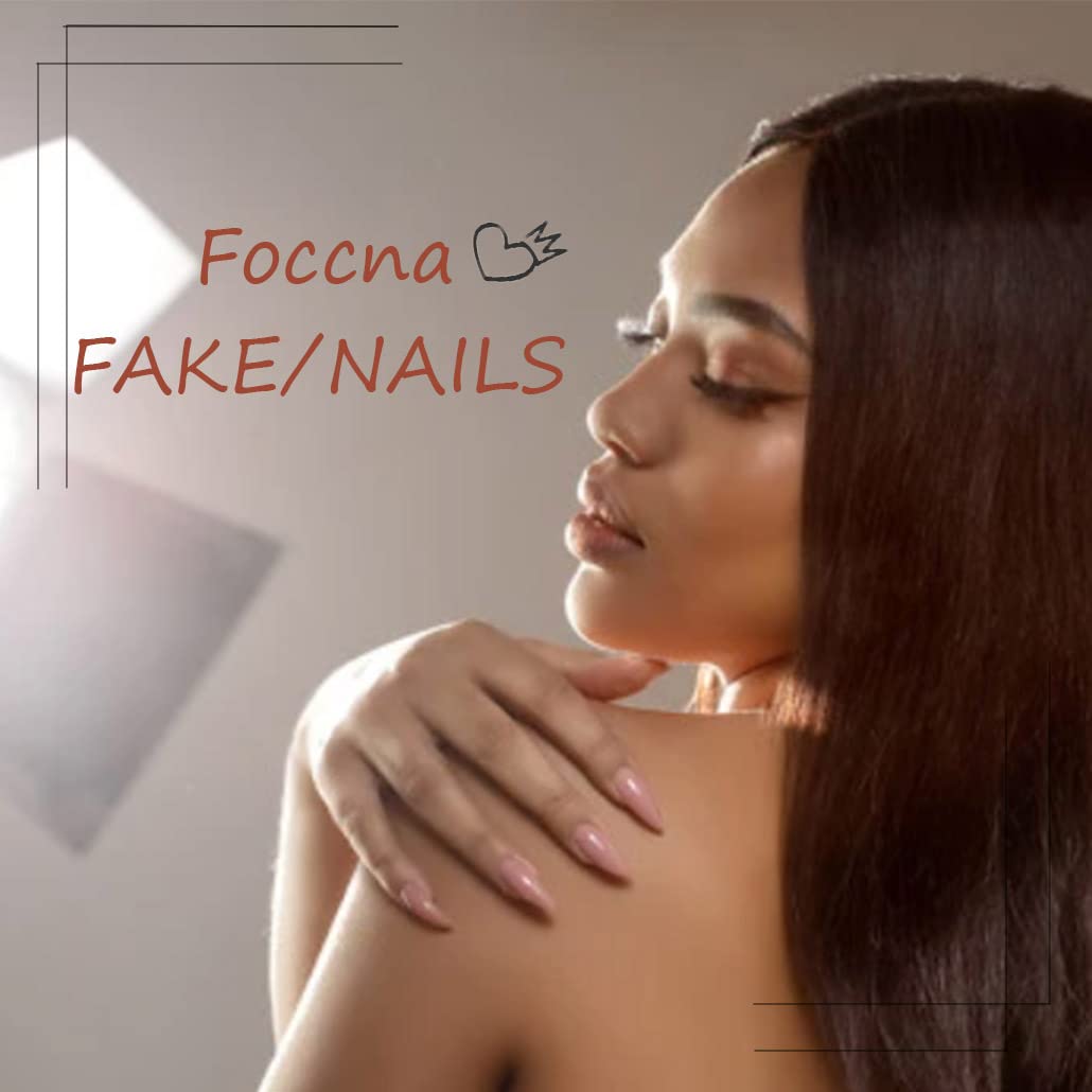 Uñas Foccna Almond, perfectas para bodas, citas y fiestas.