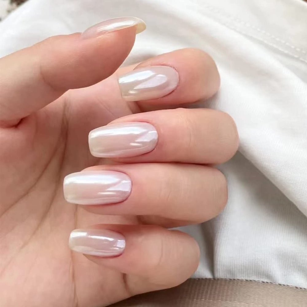 Acabado espejo en uñas con tecnología Fokostar.