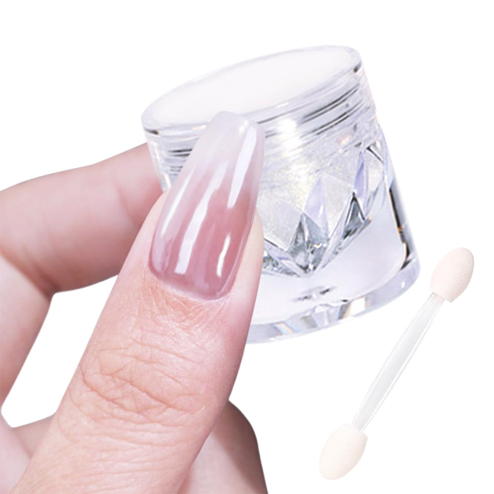 Textura fina que se adhiere fácilmente a las uñas.