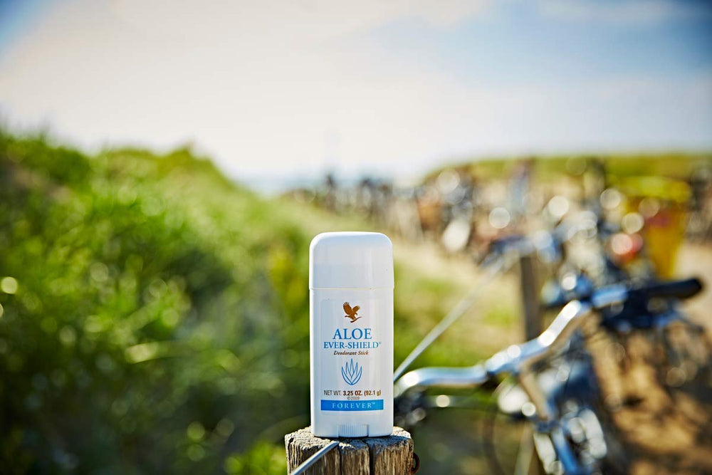 Forever Living Aloe Ever-Shield barra-desodorante muestra textura suave para uso diario cómodo.