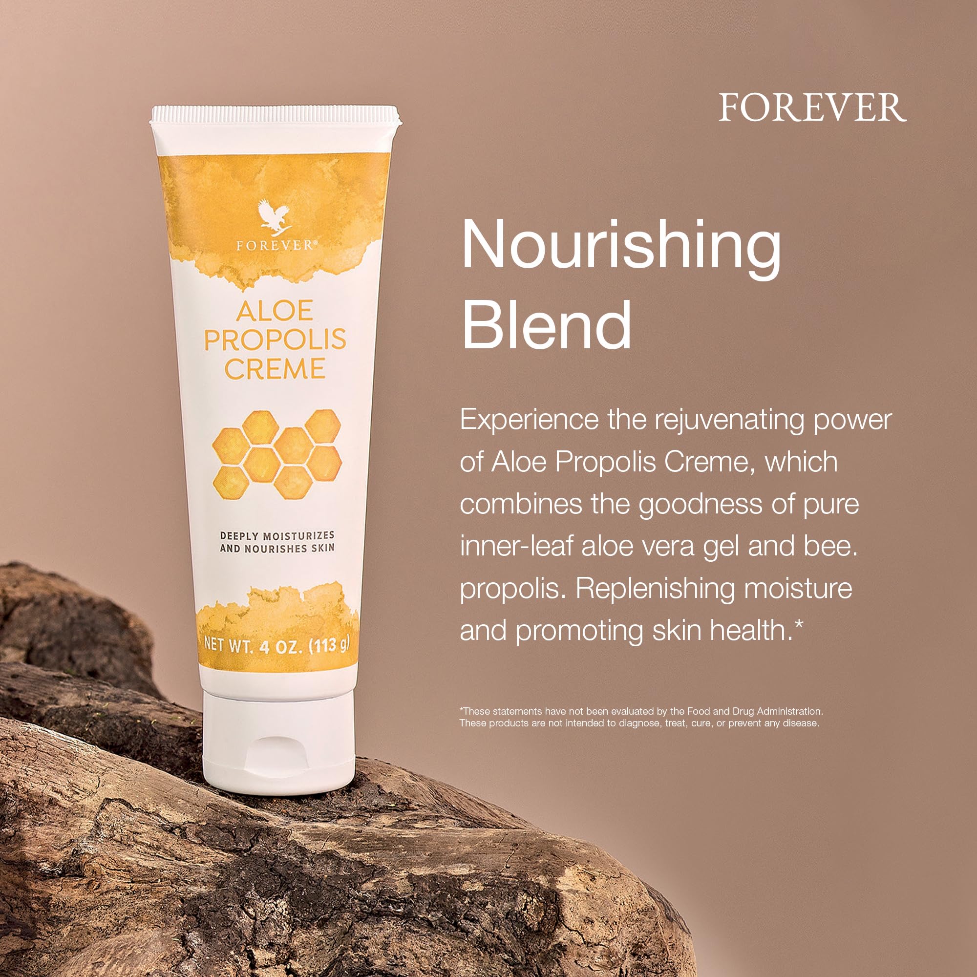 Aplicación diaria de Aloe Propolis Creme para piel suave.