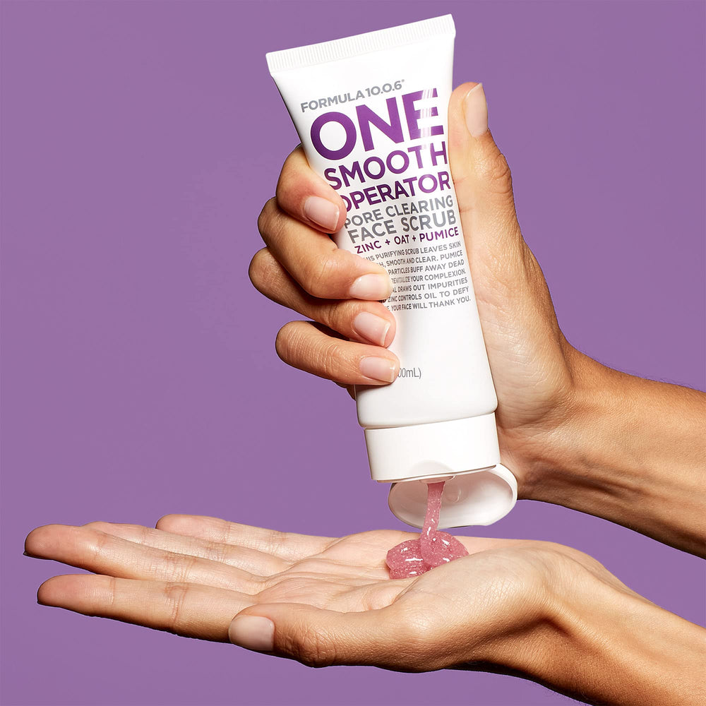 FORMULA 10.0.6 masaje exfoliante muestra la textura de gránulos para poros.