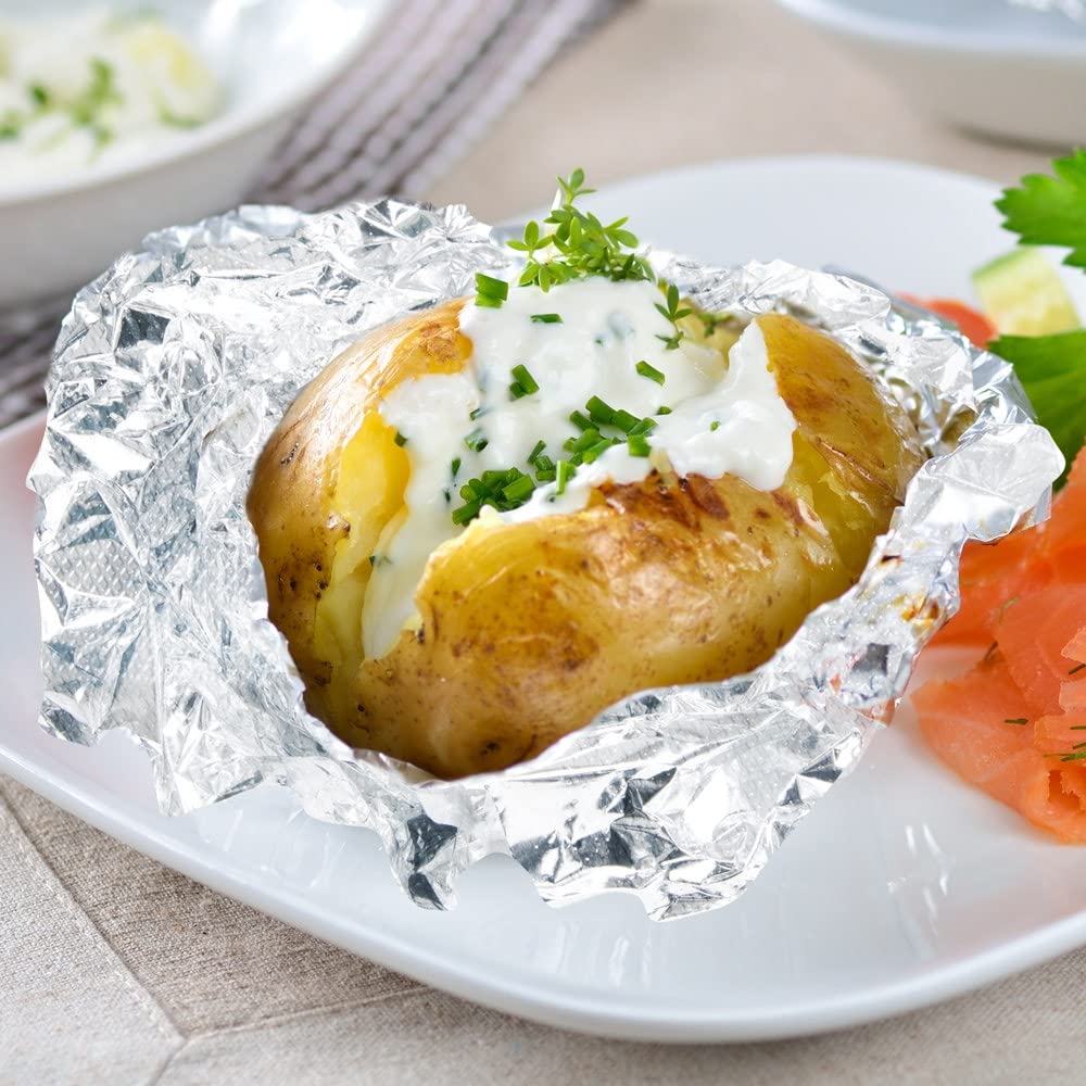 ForPro hojas de aluminio relieve aptas para alimentos para envolver sándwiches y salchichas.