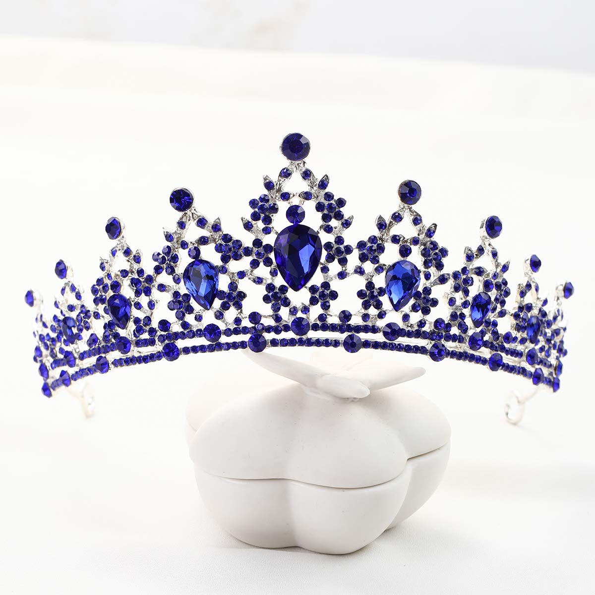 FORSEVEN tiara cristal azul, vista lateral, acentúa el estilo nupcial