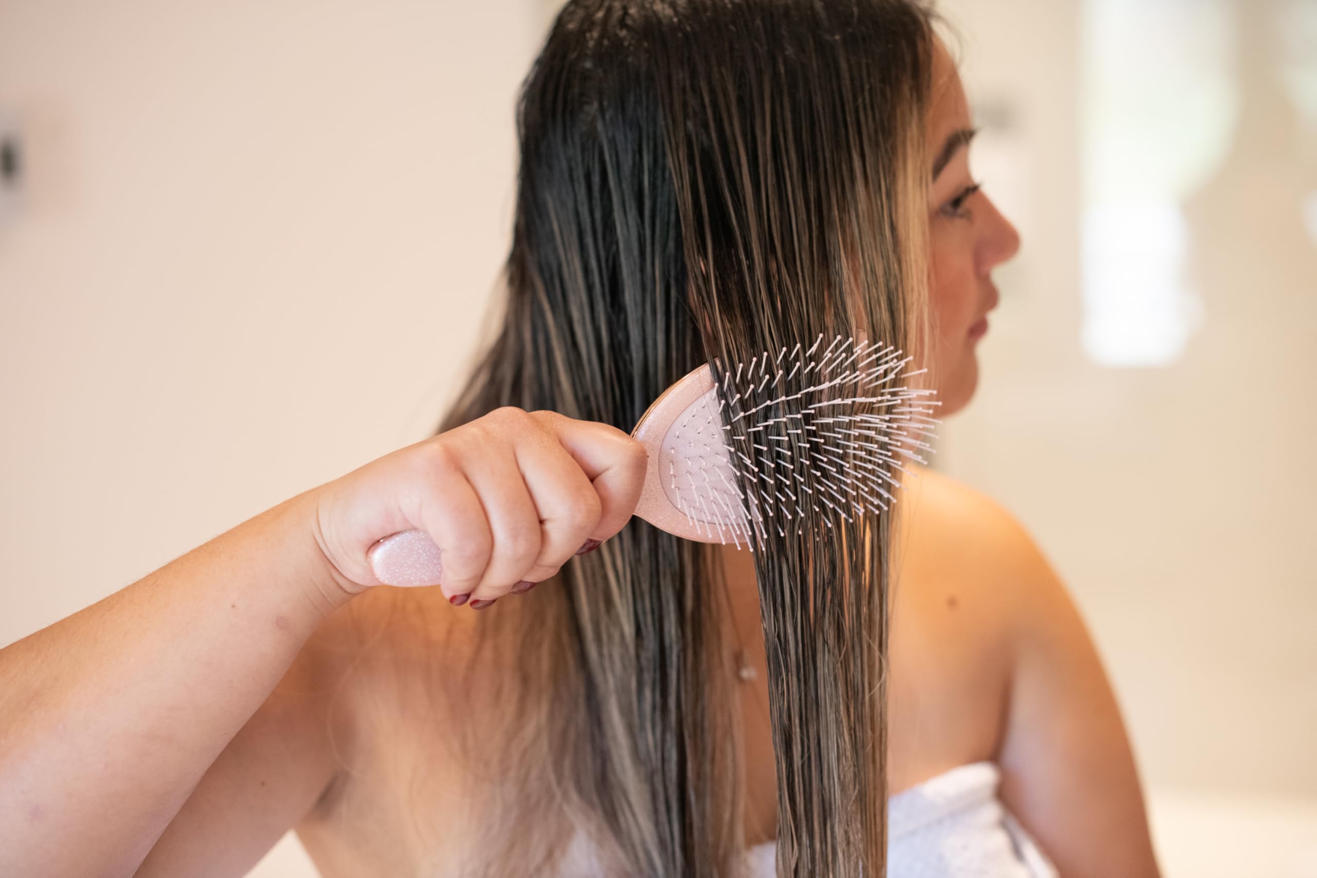 Framar cepillo universal para todos tipos de cabello, práctico y cómodo