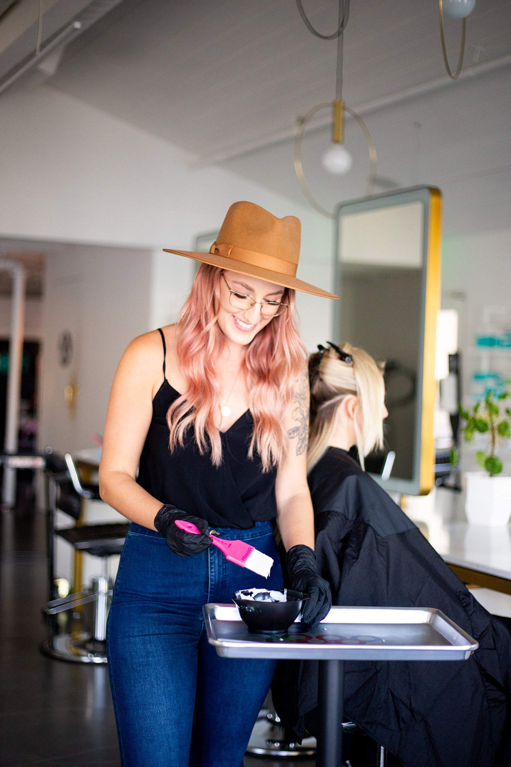 Mango ergonómico FRAMAR Power Painter negro para uso prolongado.