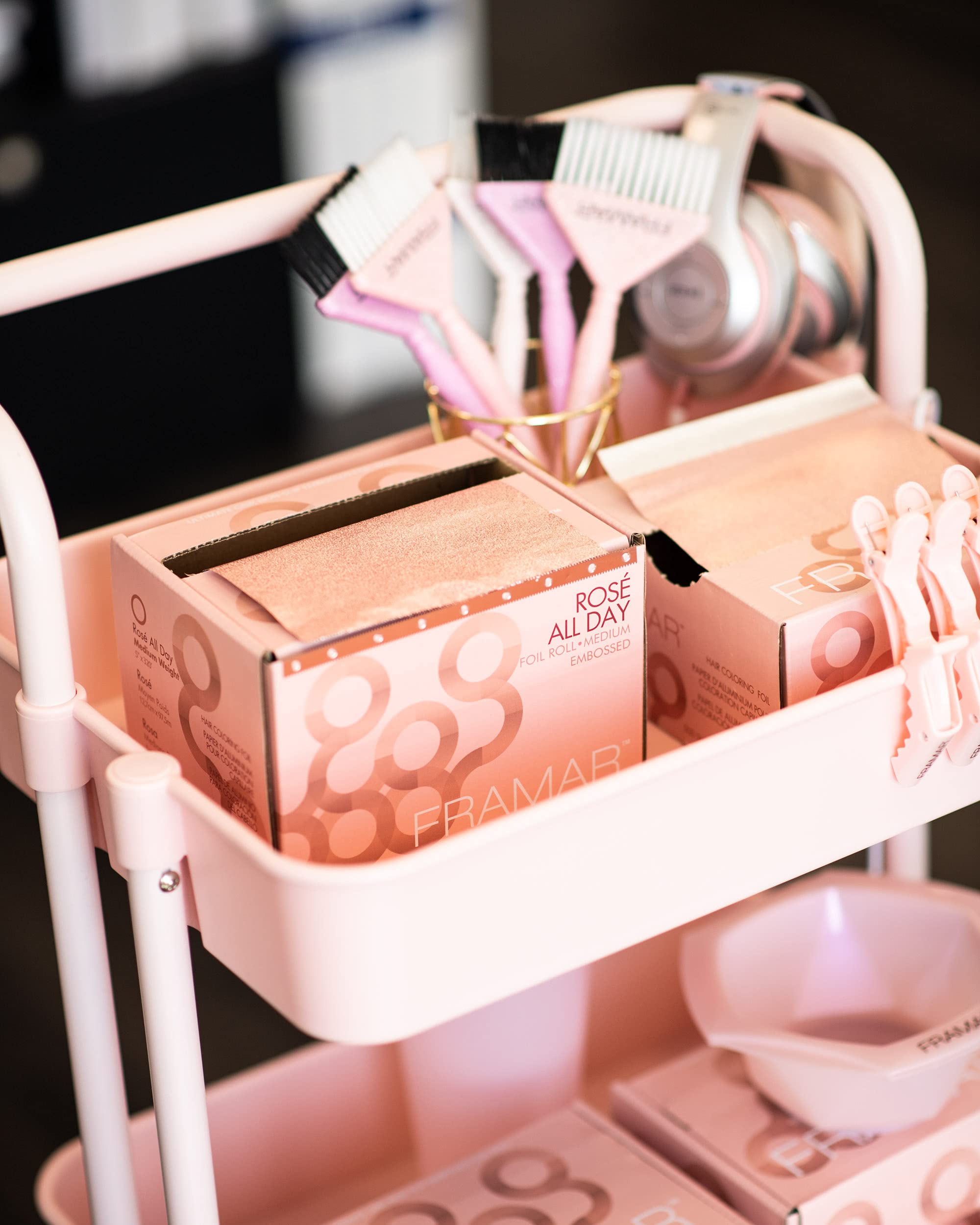 Framar uso en salón, papel aluminio rosado para mechas largas.