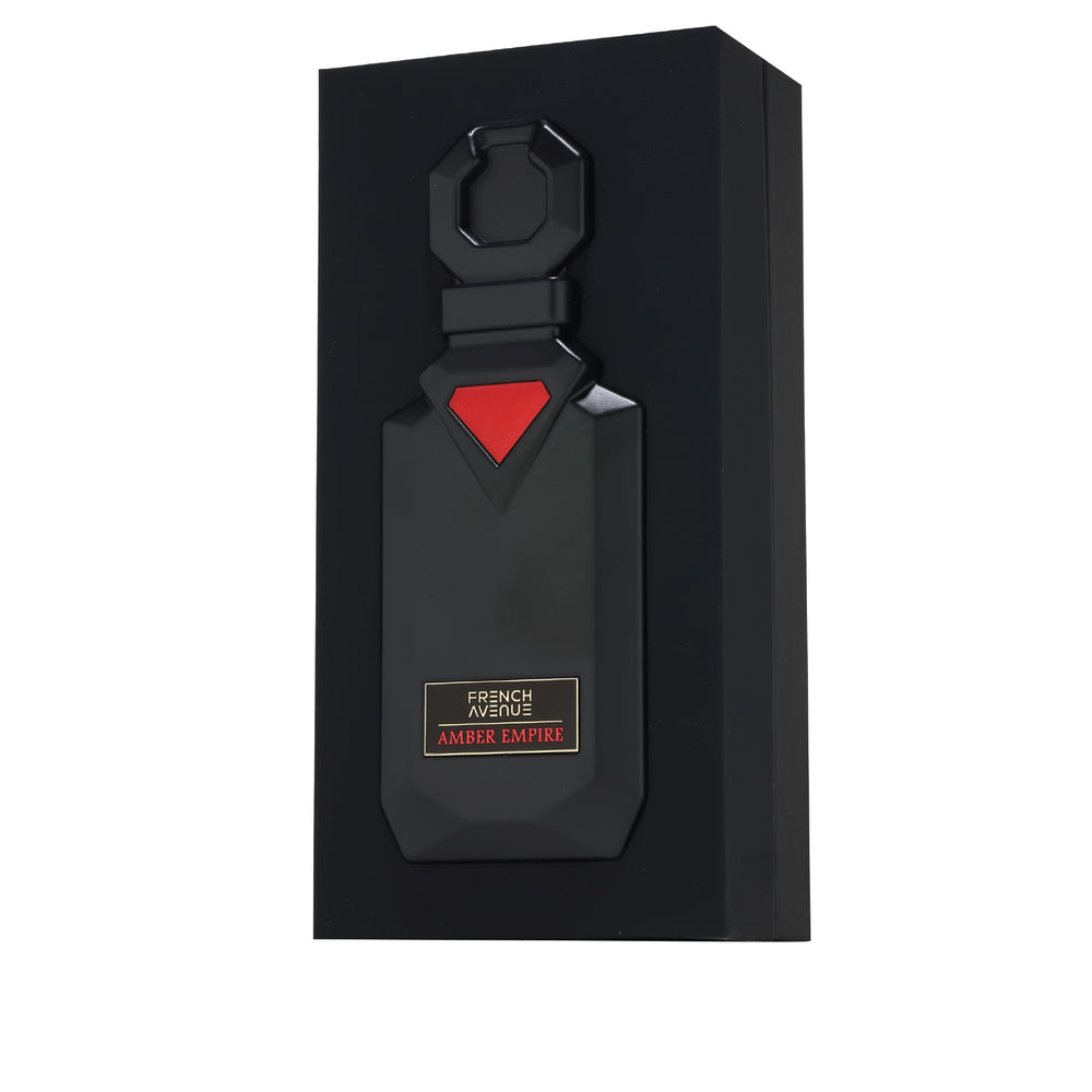 Embalaje negro con acentos dorados de Amber Empire, lujo perceptible.