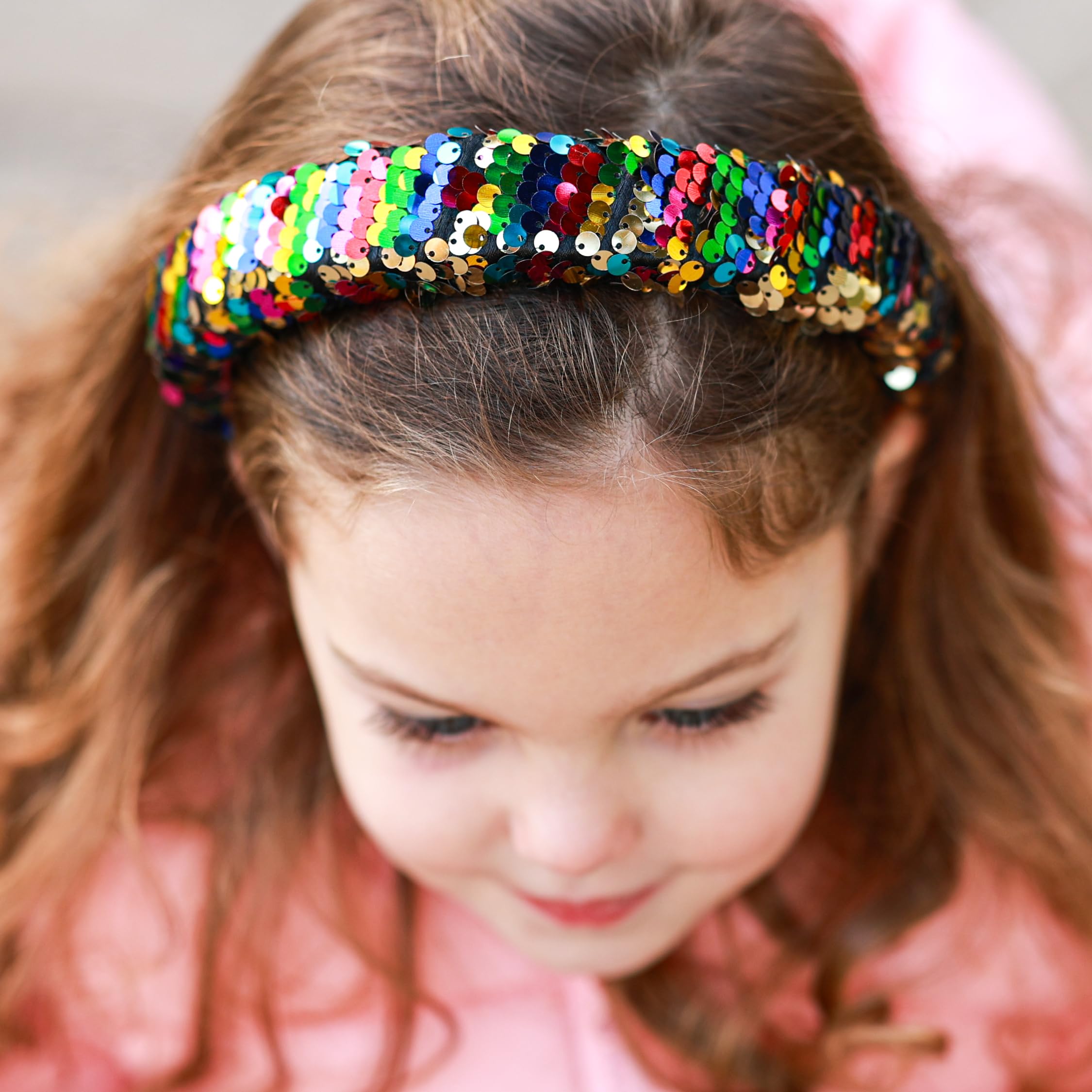 Diadema FROG SAC con lentejuelas voltea dorado, añade glamour diario.