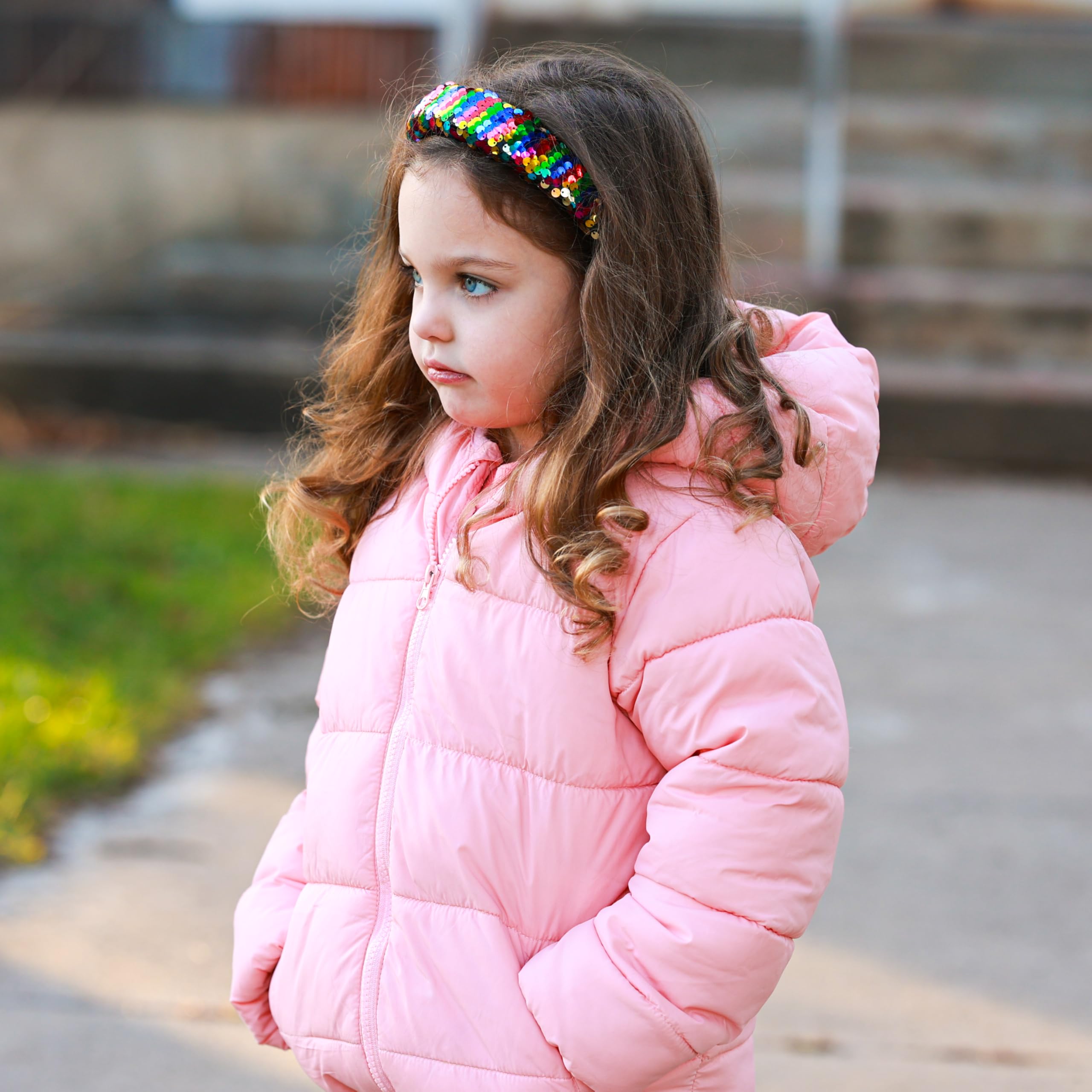 Para niñas con estilo, diadema FROG SAC realza cualquier atuendo.